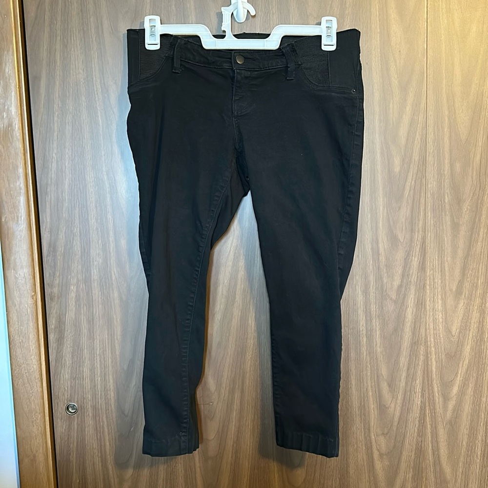 Ingrid & Isabel maternity jeans size 6